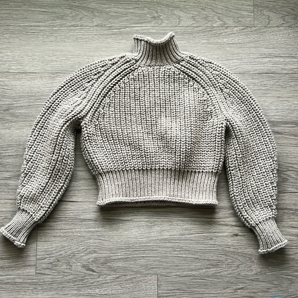 H&M Gray Chunky Knit Sweater Size XS - Picture 6 of 6
